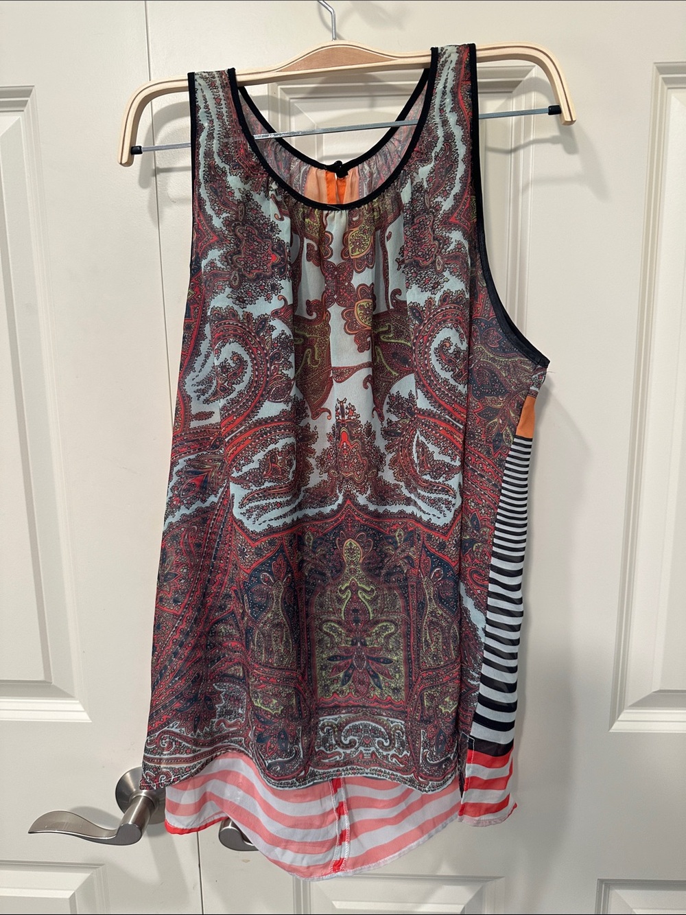 Sleeveless Paisley Mix-Print Tank Top in Red and Black